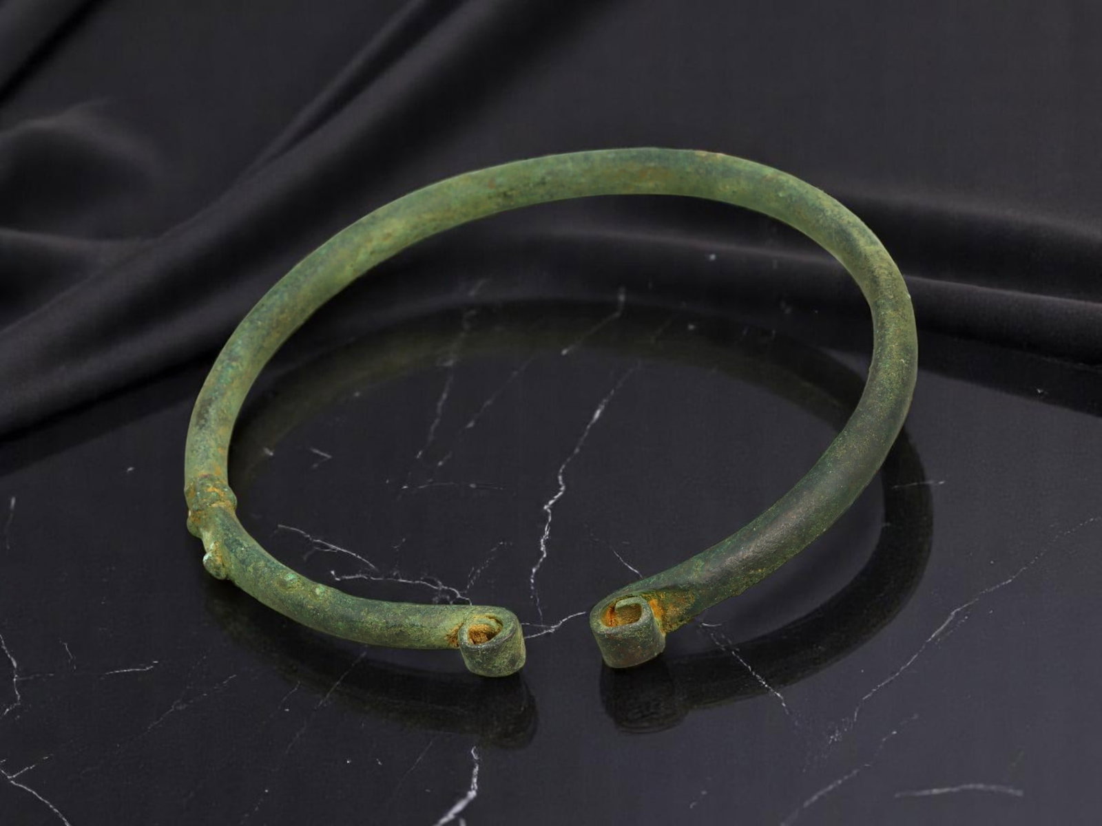 CELTIC Bronze Bracelet - Spiral-Terminal Band, Open-Ended Form (7 cm) (1 of 1)