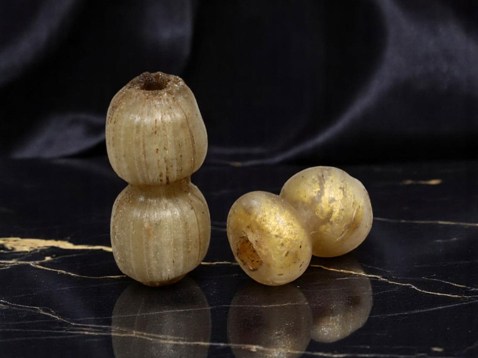 HELLENISTIC ERA: Gold-Foil Core Glass Beads - Iridescent Patina (2 pcs, 1.1 cm each) (1 of 1)