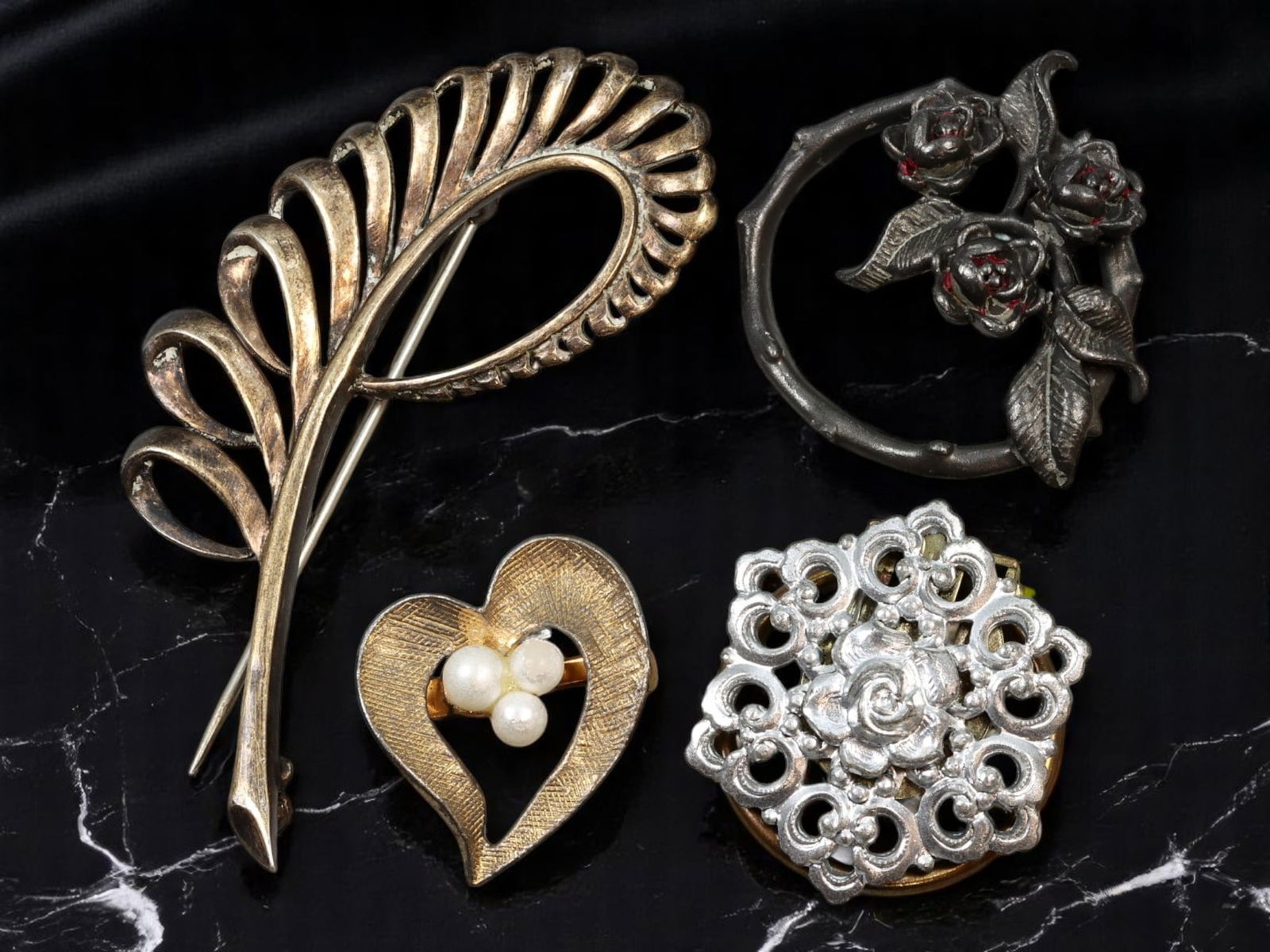 FLORAL & HEART-THEMED Vintage Brooch Lot - Mixed Finishes & Dimensional Forms (4pcs, 2.5-7 cm) (1 of 2)