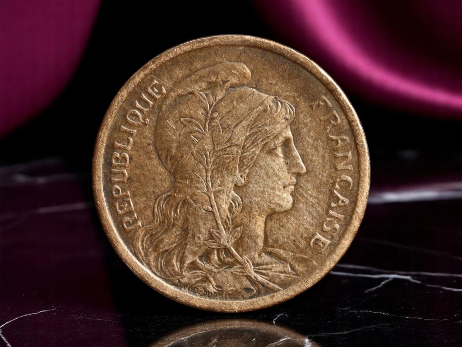 FRANCE: Marianne & Republican Ideals - 2 Centimes Coin, 1901, 20mm (1 of 2)