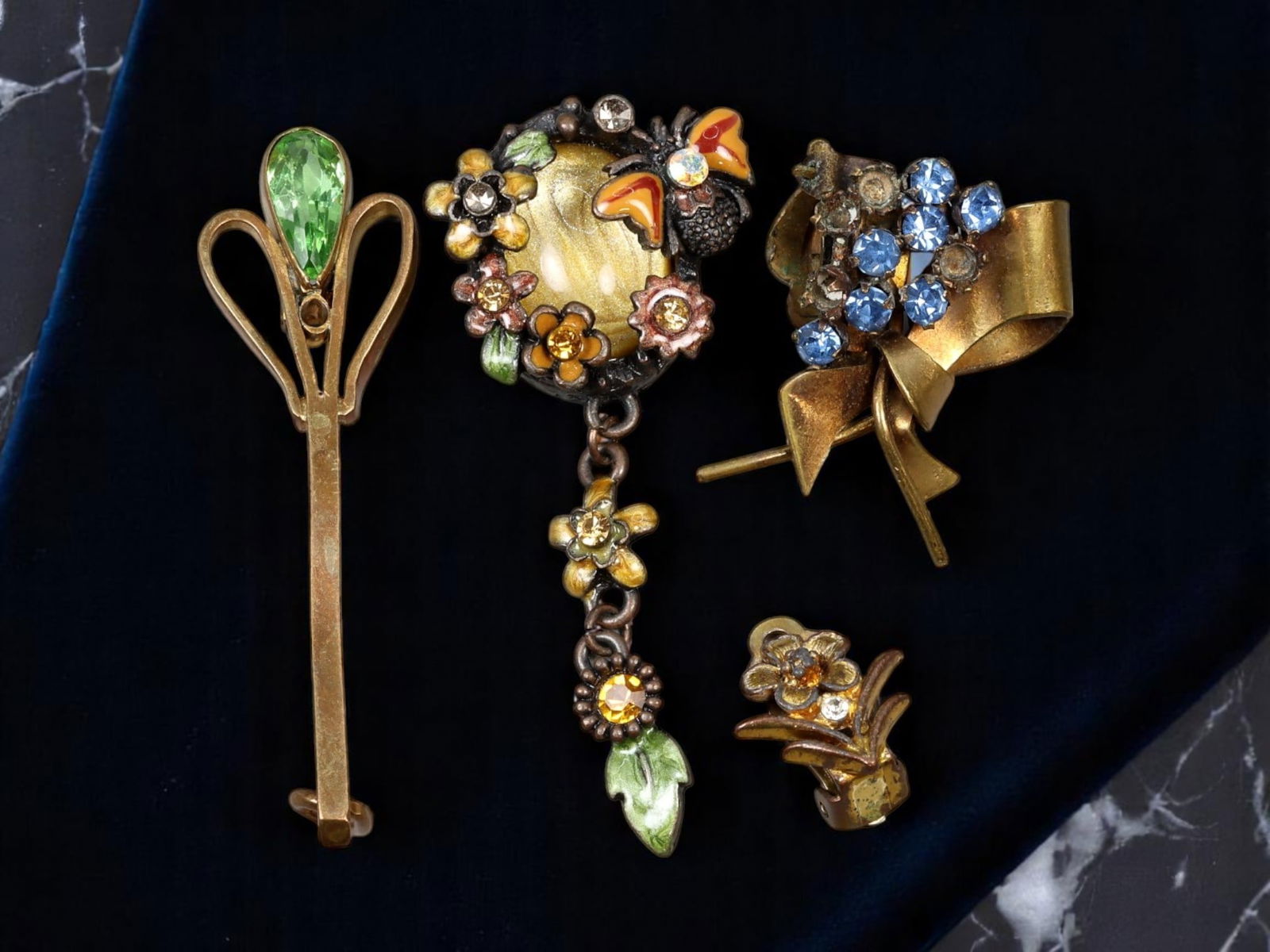 MID-CENTURY Floral & Enamel Ribbon Brooch Lot - Whimsical Forms & Bright Accents (4pcs, 2-6 cm) (1 of 2)