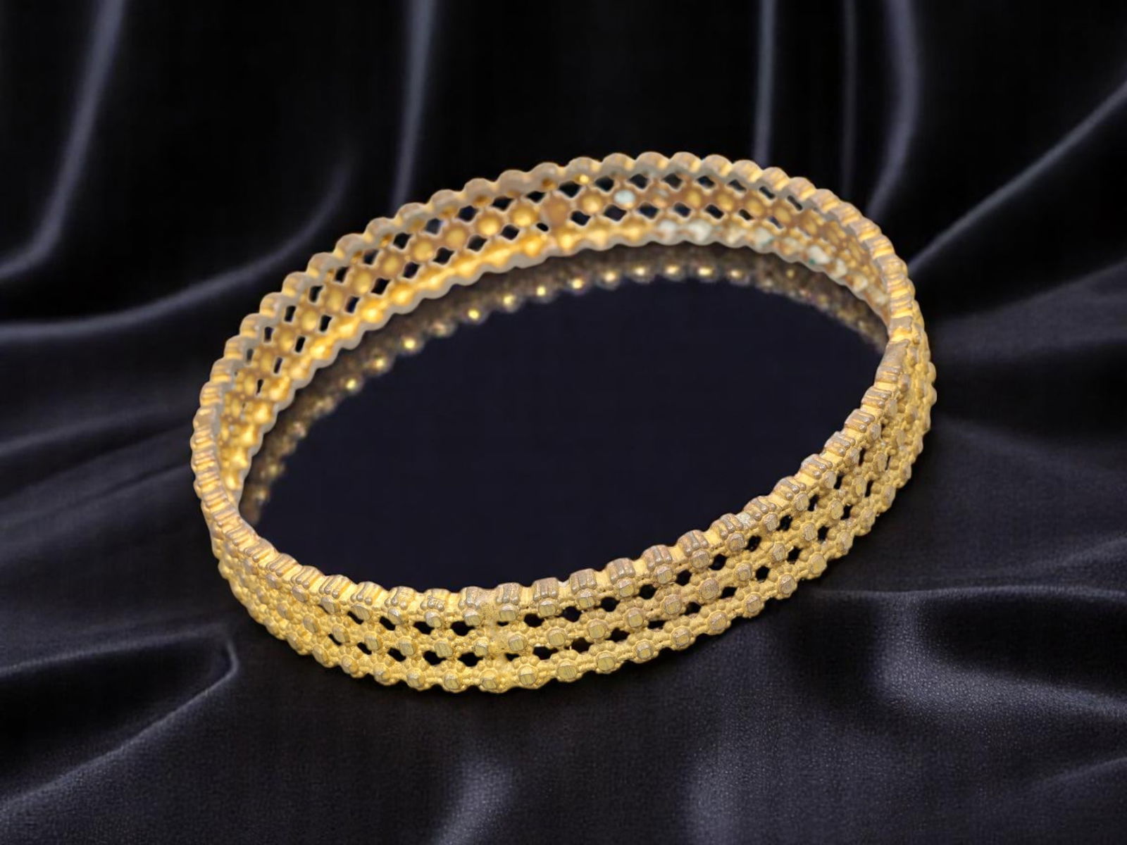 MID-CENTURY STYLE: Bangle - Textured Grid Design, Goldtone Finish (7.2cm) (1 of 1)