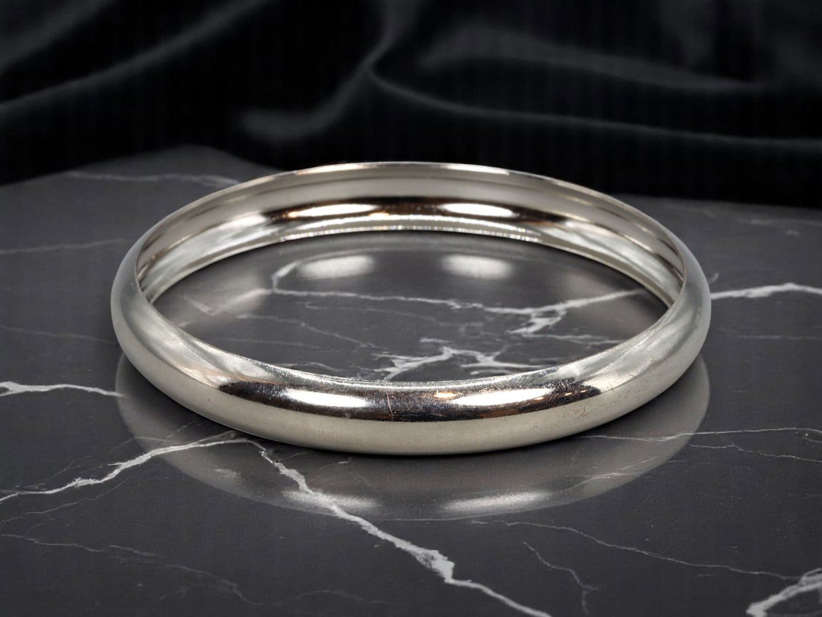 VINTAGE MINIMALIST STYLE: Classic Bangle - Polished Silvertone Dome Finish, 7.4cm, 21g (1 of 2)