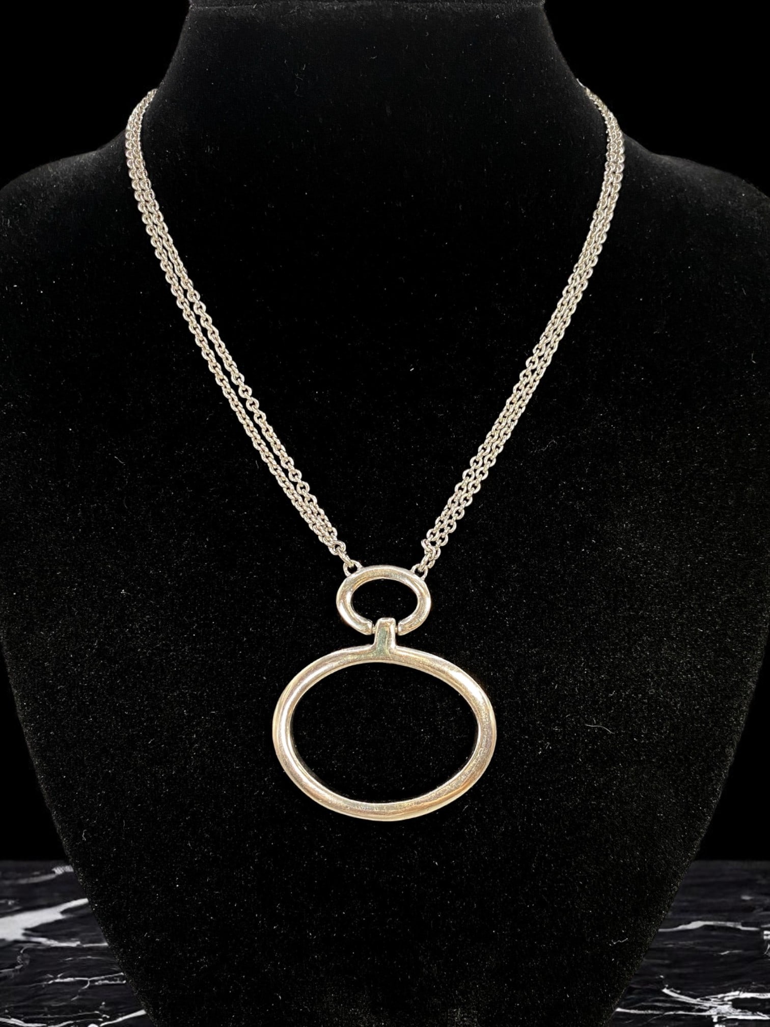 USA: Banana Republic - Silver-Tone Double Chain Necklace with Sculptural Circle Pendant, 40cm (1 of 2)