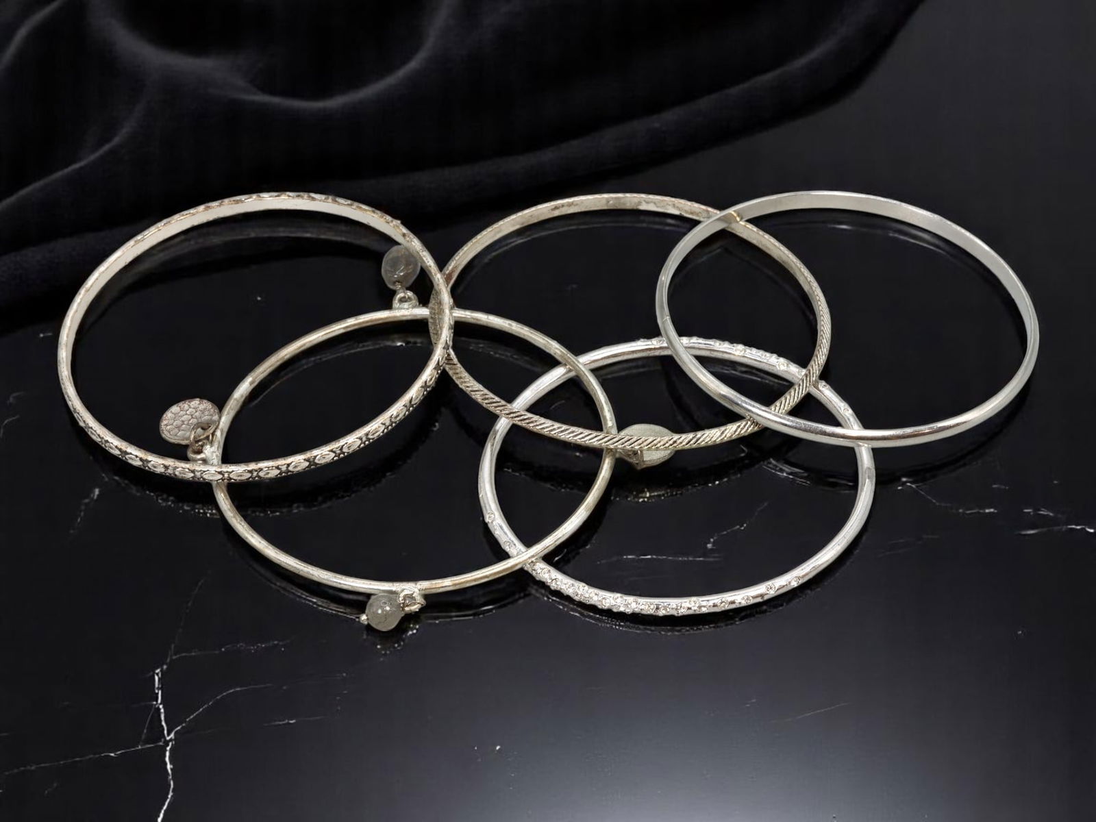 TEXTURED MODERN Bangles - Mixed Silvertone Designs, Charm Accents, Lot of 5, 6.4-7 cm Inner Diameter (1 of 1)