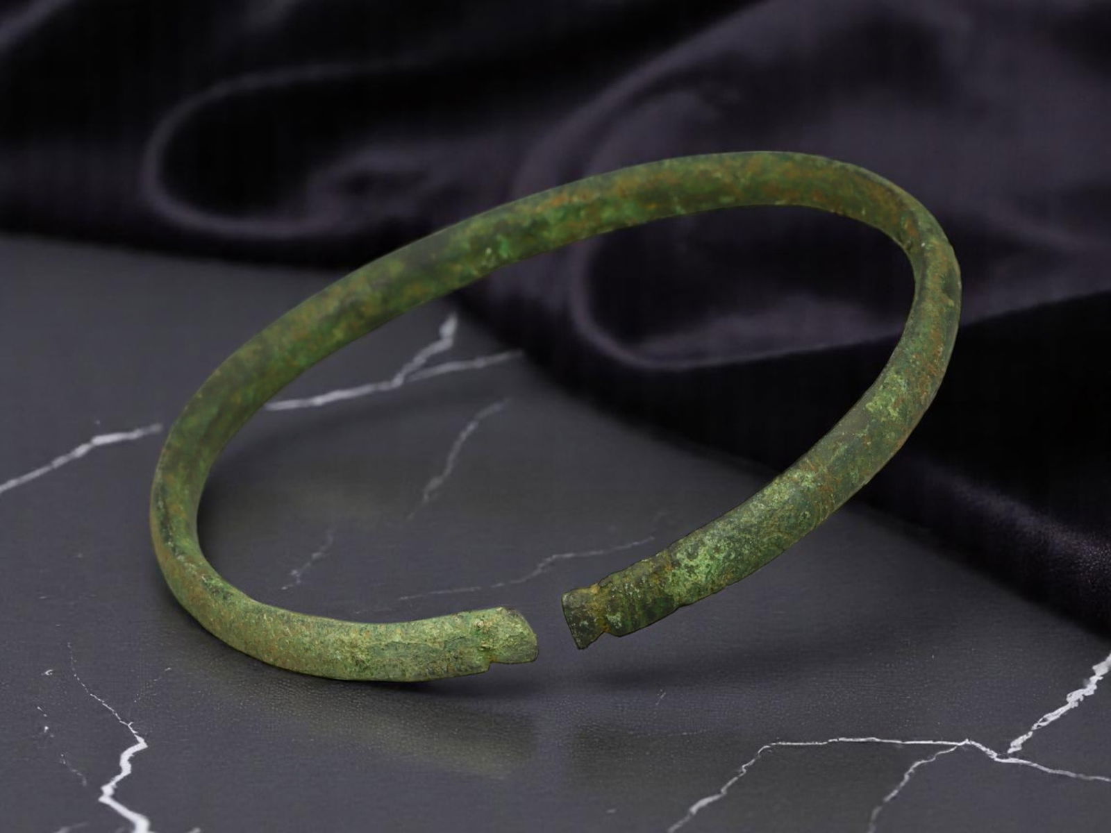 ANCIENT ROMAN Open-Ended Bronze Armlet with Flattened Terminals, 5.4 cm (1 of 1)