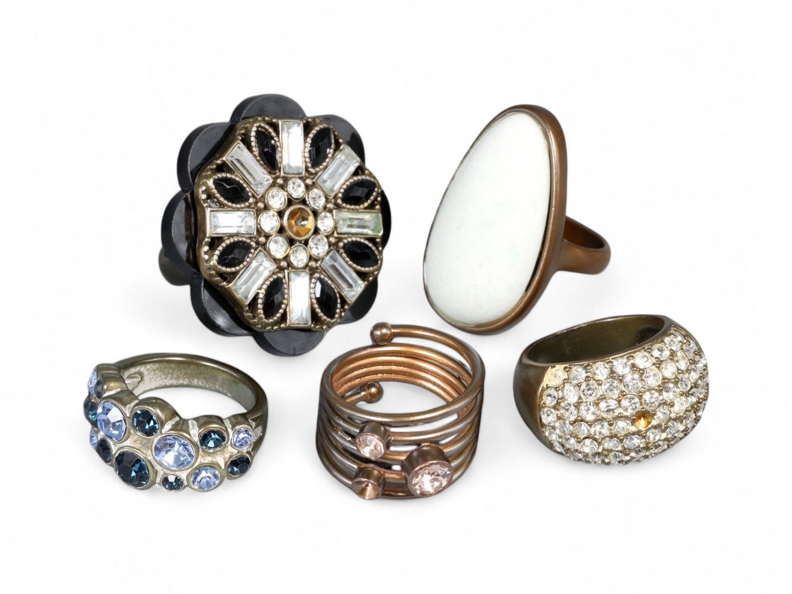 RETRO STATEMENT Ring Lot - Bold Shapes & Crystal Adornment (7-9 US, Lot of 5): A dynamic lot of five rings showcasing bold mid-century to Y2K-era styling with a focus on oversized silhouettes and luminous embellishment. Includes a striking black-and-gold flower medallion ring wi