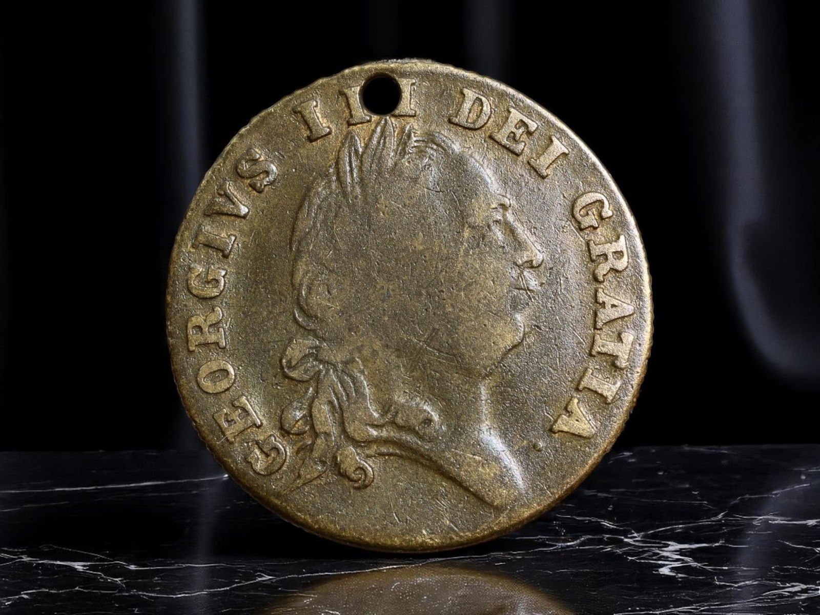 GREAT BRITAIN: George III - Royal Arms Jeton, 1790, 25mm (1 of 2)