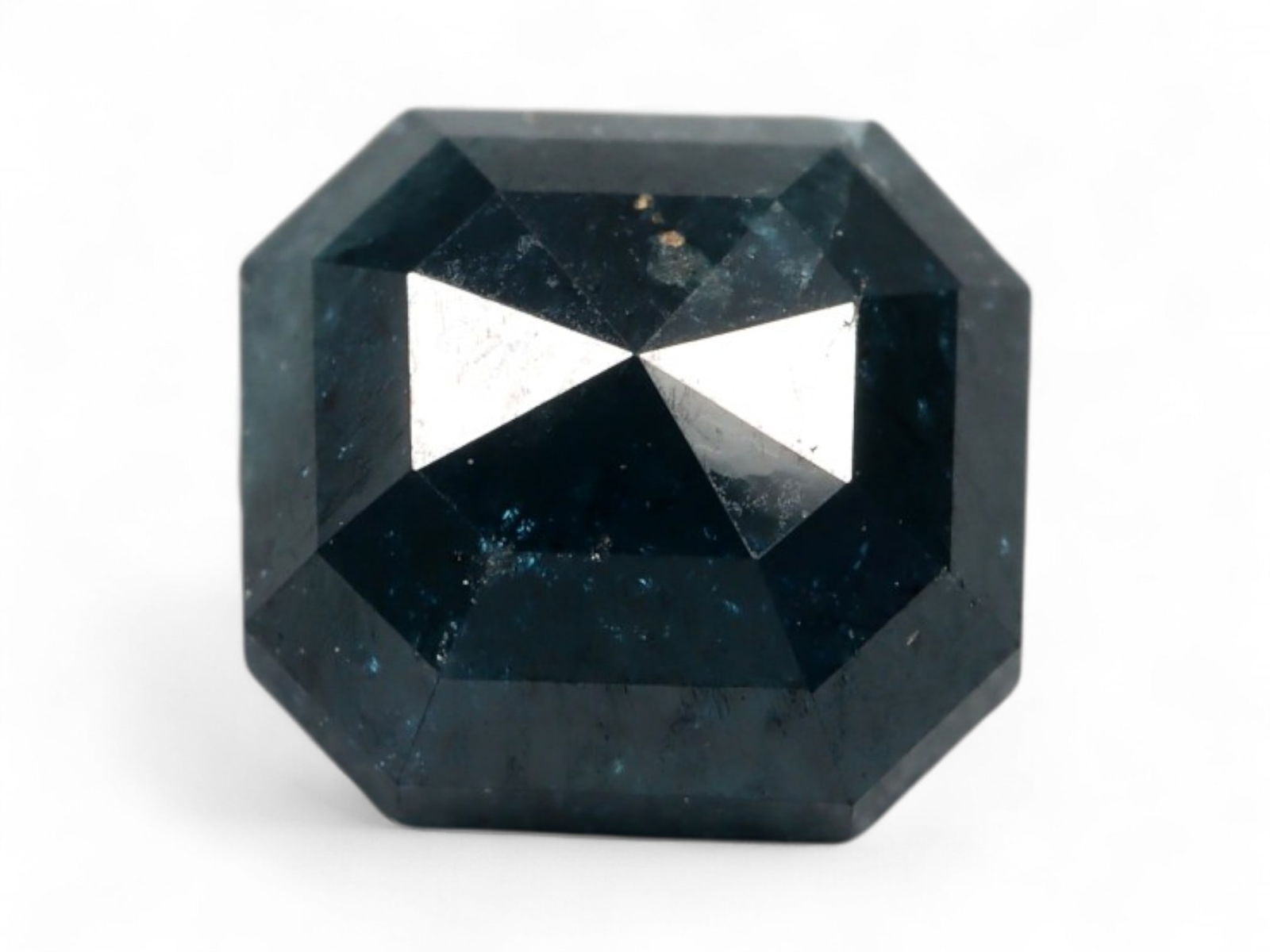 0.80ct Natural FANCY GREEN Diamond, Irradiated, 5.1mm (1 of 2)