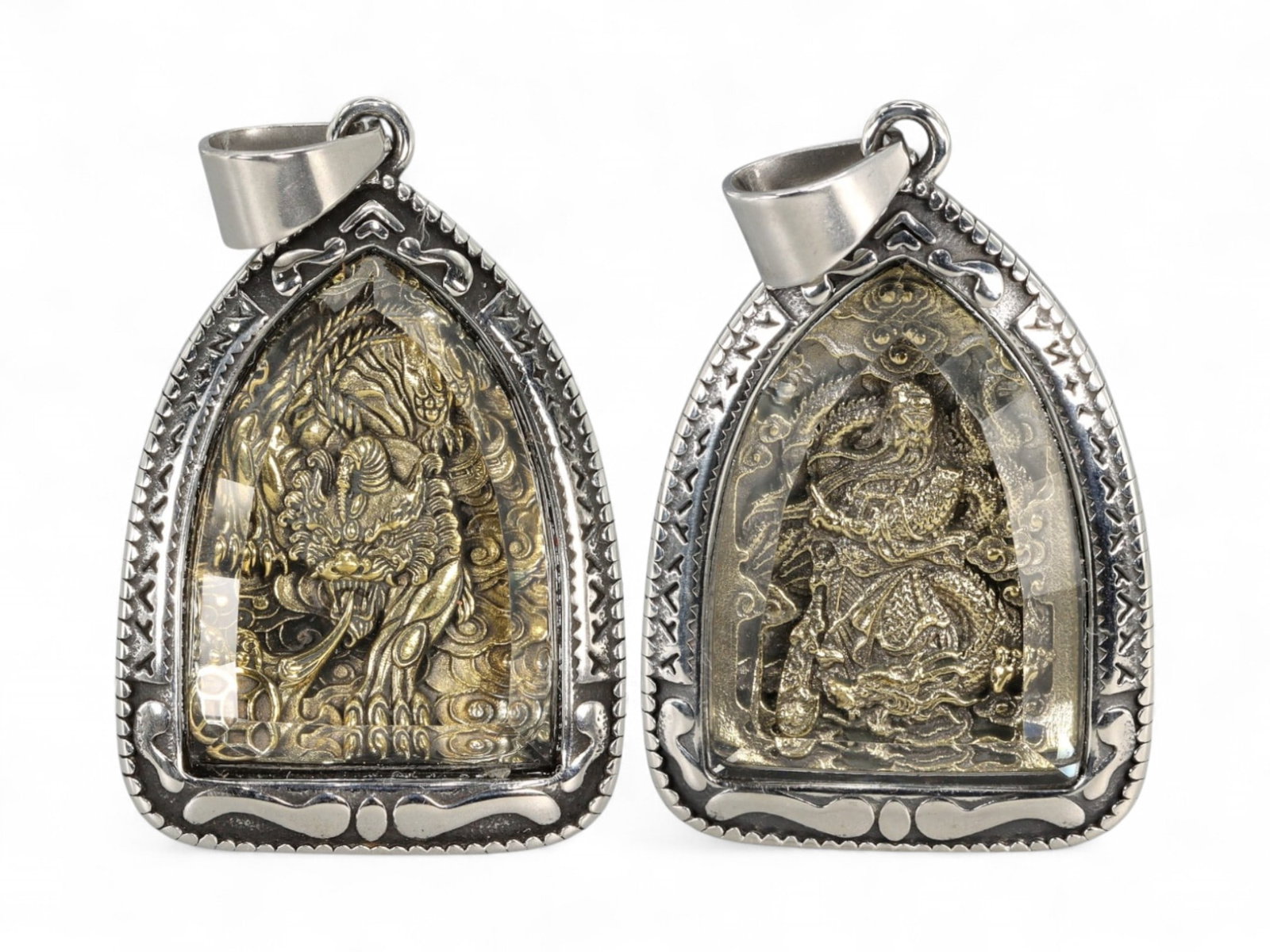 Late 20th Century Chinese Guan Yu Warrior Deity & Guardian Lion Pendant Amulets, 102g: These intricately detailed pendant amulets showcase two of the most revered figures in Chinese tradition: Guan Yu, the warrior deity, and the mythic guardian lion. Fashioned in the late 20th century w
