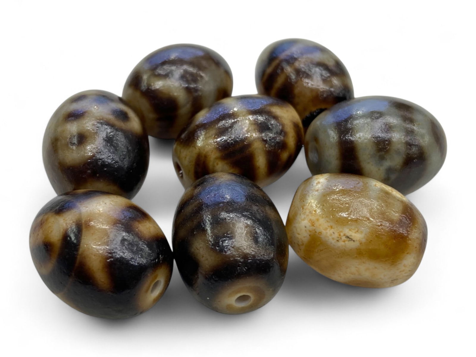 Vintage Tibetan Dzi Beads, 8 Oval-Form Beads, c. 20th Century, 2cm, 58g (1 of 3)