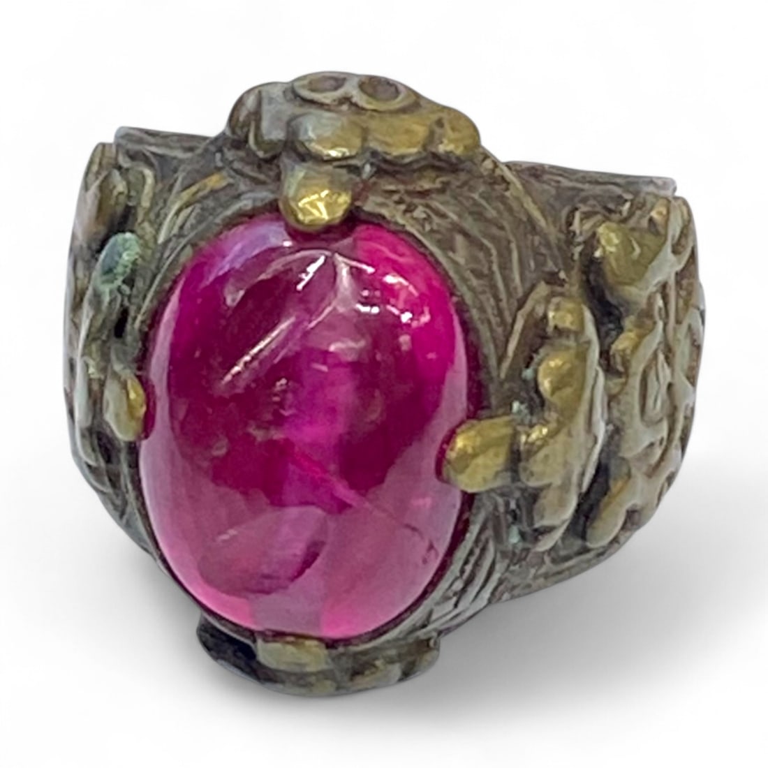 Antique Silver Ring with Ornate Floral Engraving and Carved Ruby Glass Stone, US Size 9, 12.5g (1 of 5)