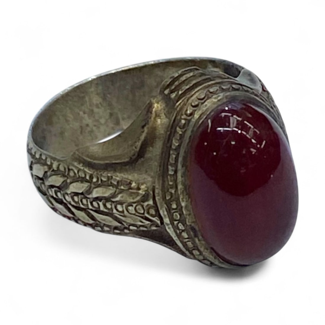 Vintage Middle Eastern Deep Garnet-Toned Cabochon Silver Ring, US Size 8, 9g (1 of 4)