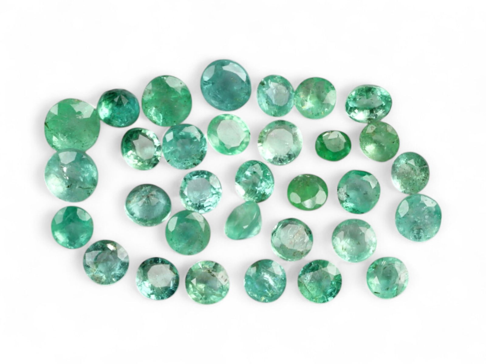 6.64 Carats Vivid Green Emerald Round Lot - Natural Colombian Stones (1 of 1)