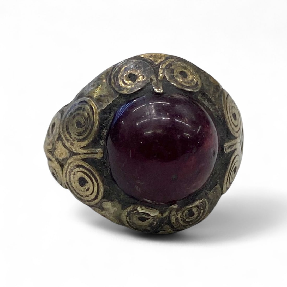 Antique Berber Spiral Motif Garnet Glass Silver Ring, c. Early 20th Century, 9g, US 9 (1 of 4)
