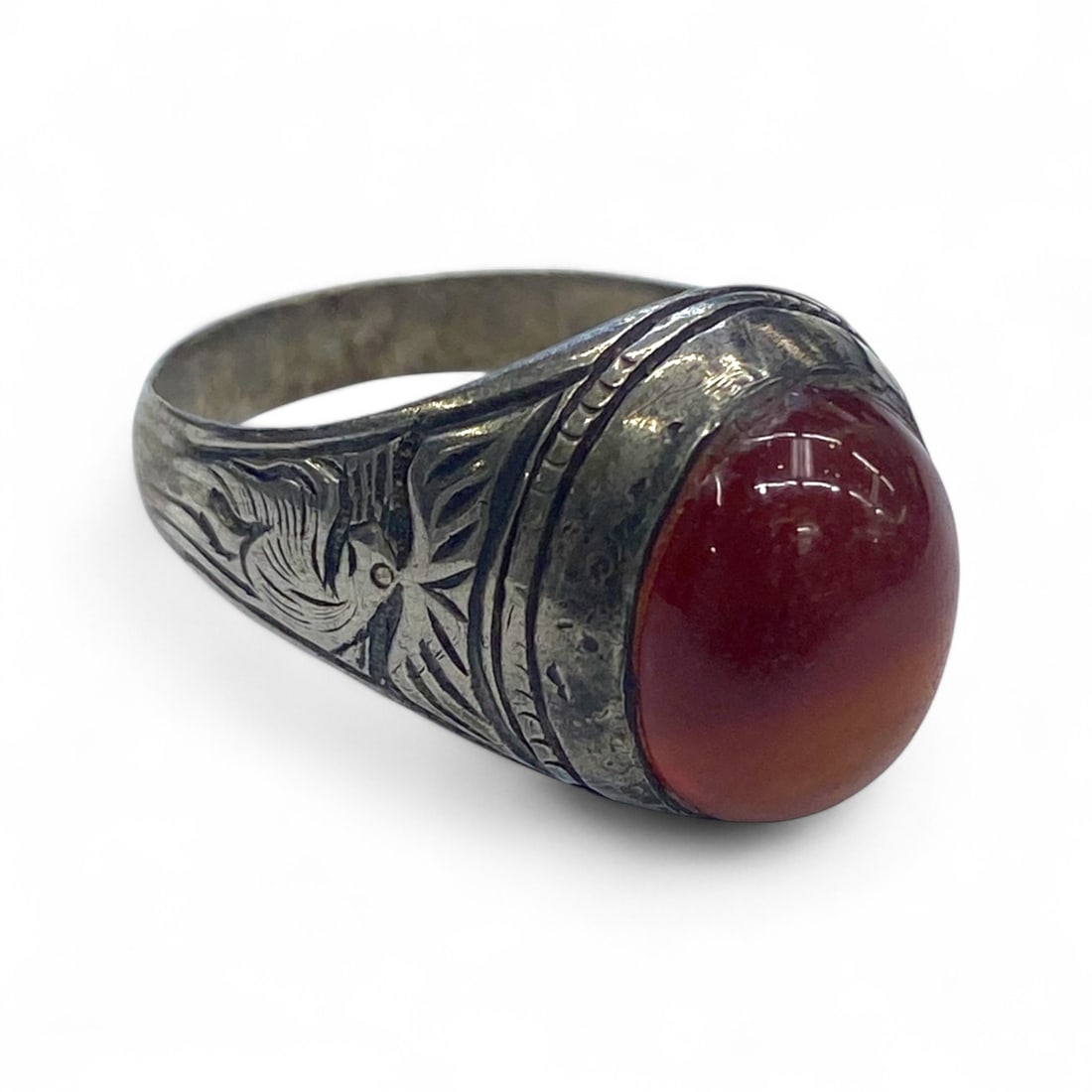 Antique Mid-20th Century Silver Ring with Red Carnelian Cabochon and Floral Engraving, 6g (1 of 4)