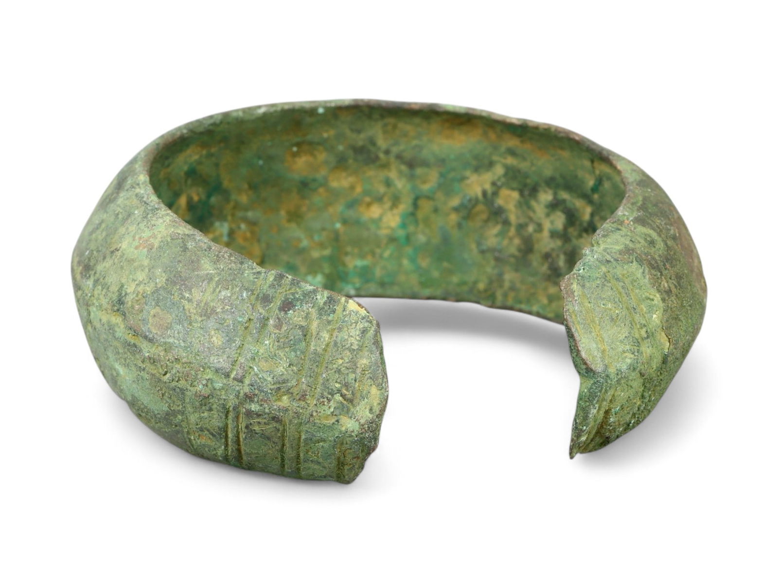 Ancient Luristan Broad-Band Engraved Bronze Cuff Bracelet, c. 9th-7th Century BCE, 79g (1 of 2)