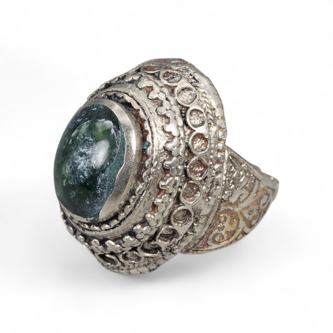 Antique Islamic Ornate Bezel Silver Alloy Tribal Ring, c. 19th Century, US 8.5, 19g: This striking antique silver alloy ring embodies the opulent craftsmanship of Islamic silversmithing from the 19th century, likely originating from Central or South Asia under Persian Qajar or Afghan