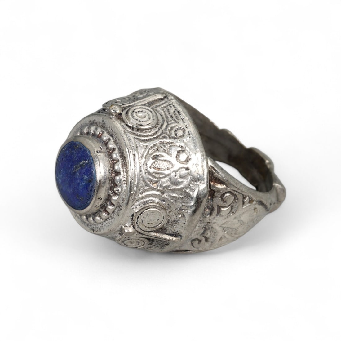 Antique Islamic Ornate Bezel Silver Alloy Tribal Ring, c. 19th Century, US 8.5, 15g: This striking antique silver alloy ring embodies the opulent craftsmanship of Islamic silversmithing from the 19th century, likely originating from Central or South Asia under Persian Qajar or Afghan