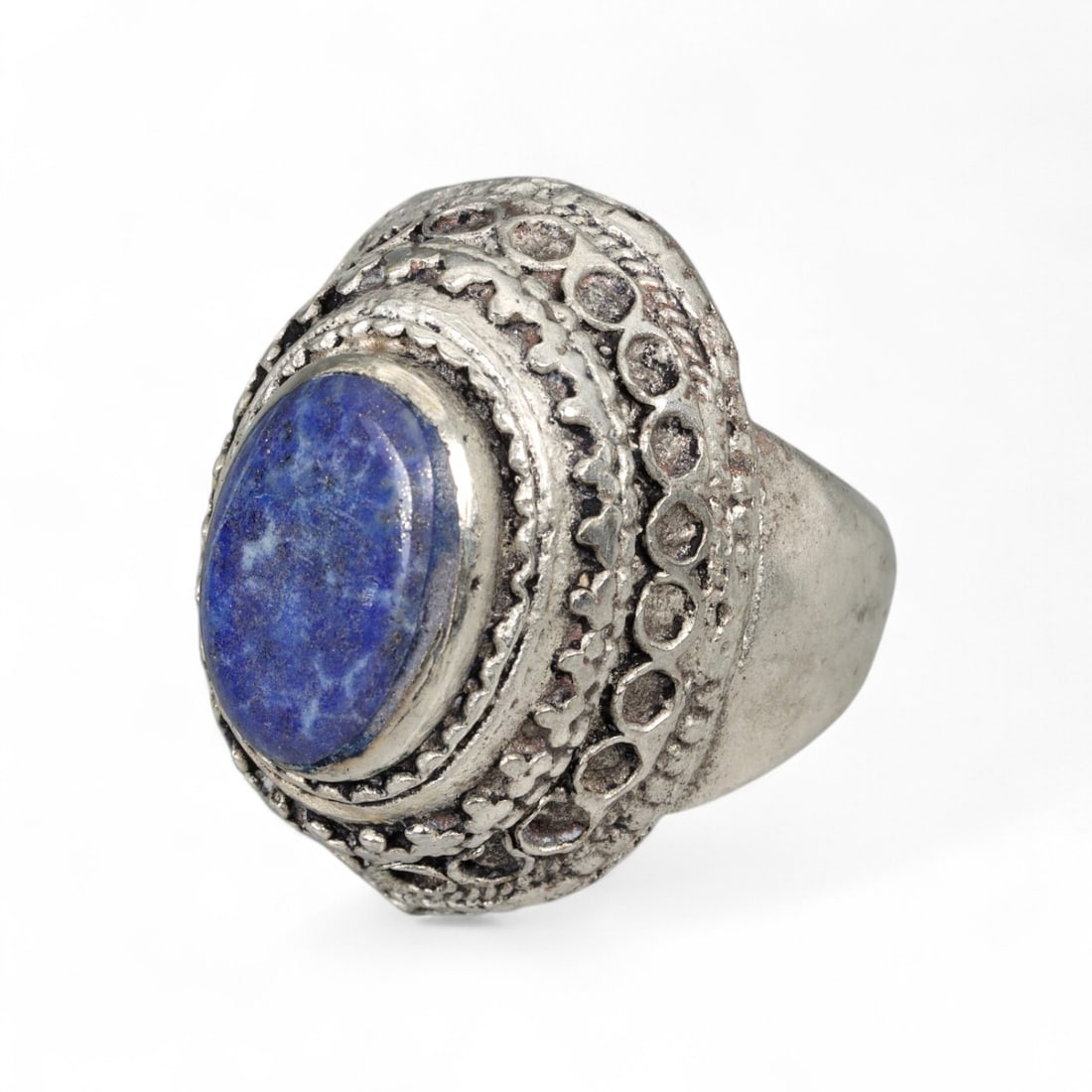 Antique Islamic Ornate Bezel Silver Alloy Tribal Ring, c. 19th Century, US 9.25, 20g: This striking antique silver alloy ring embodies the opulent craftsmanship of Islamic silversmithing from the 19th century, likely originating from Central or South Asia under Persian Qajar or Afghan
