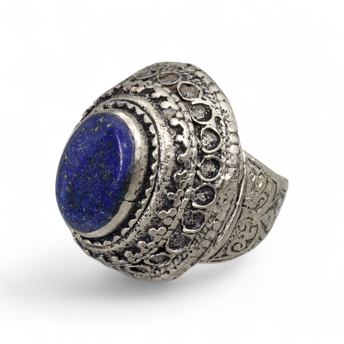 Antique Islamic Ornate Bezel Silver Alloy Tribal Ring, c. 19th Century, US 8.5, 17g: This striking antique silver alloy ring embodies the opulent craftsmanship of Islamic silversmithing from the 19th century, likely originating from Central or South Asia under Persian Qajar or Afghan