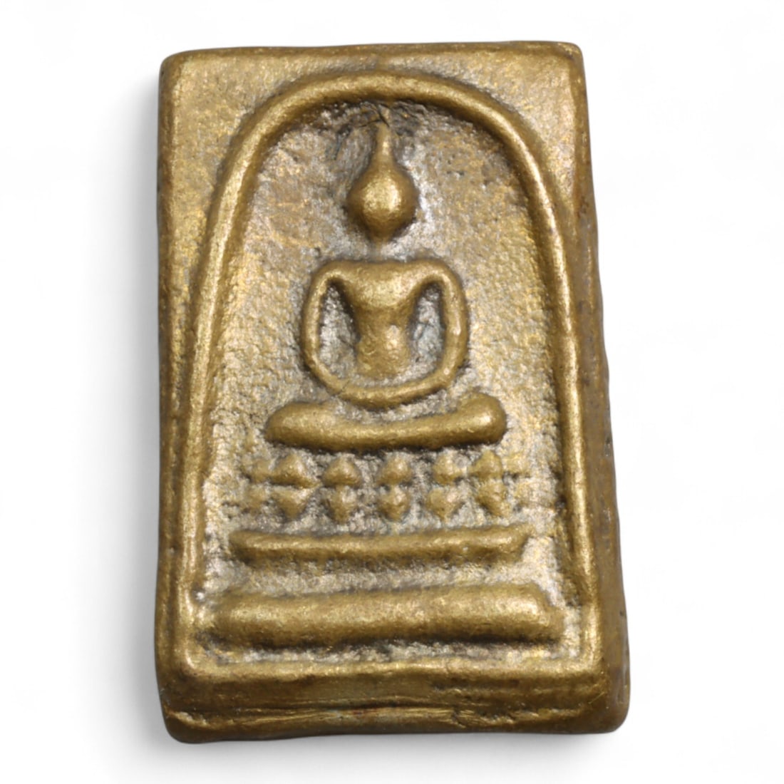 Antique Thai Rattanakosin Buddha Arch Floral Base Bronze Amulet, c. 19th Century, 31g: This finely cast bronze Thai amulet, originating from the 19th-century Rattanakosin period, presents a beautifully stylized depiction of the seated Buddha sheltered within an arched frame. Compact and