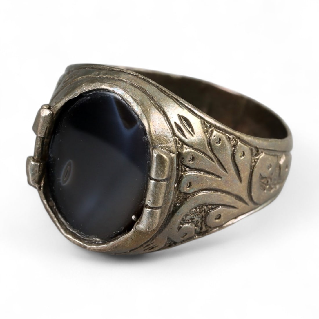 Ottoman Floral Engraved Black Agate Silver Ring, c. 19th Century, 6g (1 of 3)