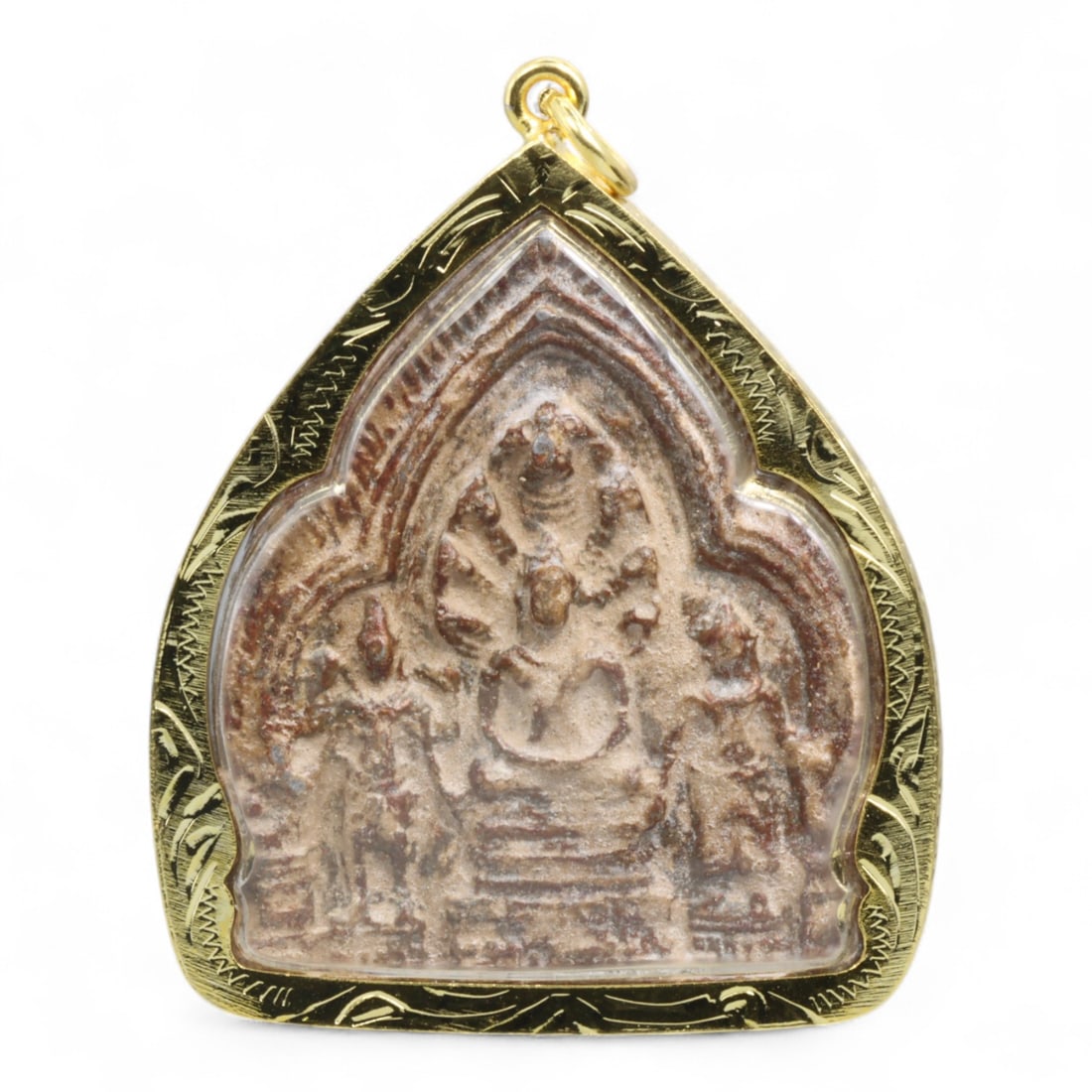 Antique Thai Vishnu Garuda Trinity Clay Amulet in Gilt Case, c. 19th-20th Century, 40g: This captivating antique Thai amulet depicts the Hindu deity Vishnu in a divine triad arrangement, seated centrally with multiple arms, flanked by two attendant figures under an ornate arch. The scene