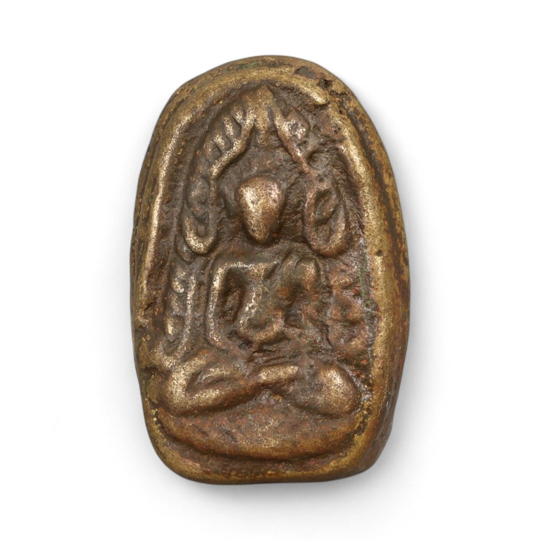 Antique Thai Bronze Buddhist Amulet, c. 18th-19th Century 2.5cm: This finely cast bronze amulet, depicting a seated Buddha beneath the protective canopy of the Bodhi tree, originates from Thailand during the late Ayutthaya to early Rattanakosin period (18th-19th ce