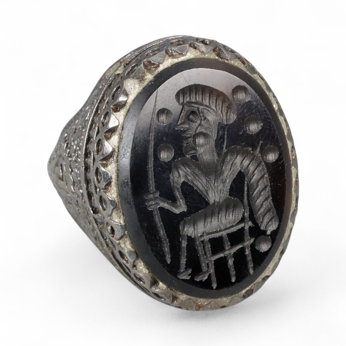 Antique Persian Intaglio Warrior Engraved Black Agate Silver Ring, c. 19th-20th Century 13g (1 of 3)