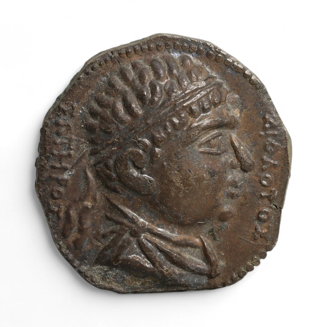 Antique Neo-Classical Commemorative Portrait Medallion, 19th-20th Century, 2.9cm, 16g: This finely crafted antique medallion, produced in the 19th-early 20th century, draws inspiration from ancient Greco-Roman coinage and reflects the neoclassical fascination with antiquity. It was like