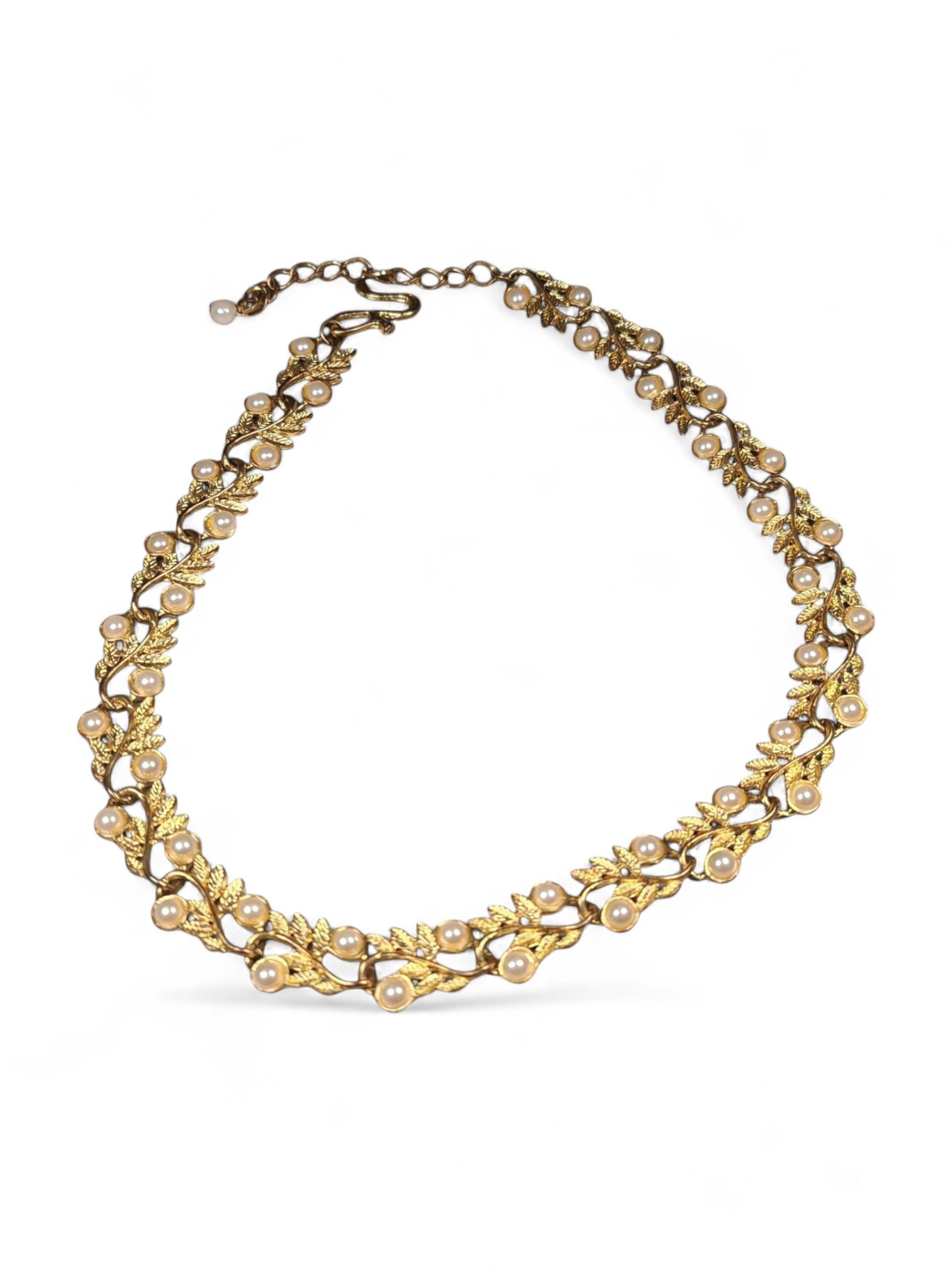 20cm Vintage Gold-Tone Leaf and Pearl Necklace - Ornate Vine Design: This exquisite 20 cm vintage necklace combines timeless elegance with natural inspiration. Crafted in a warm gold-tone finish, it features an intricate vine motif adorned with delicate faux pearls nes