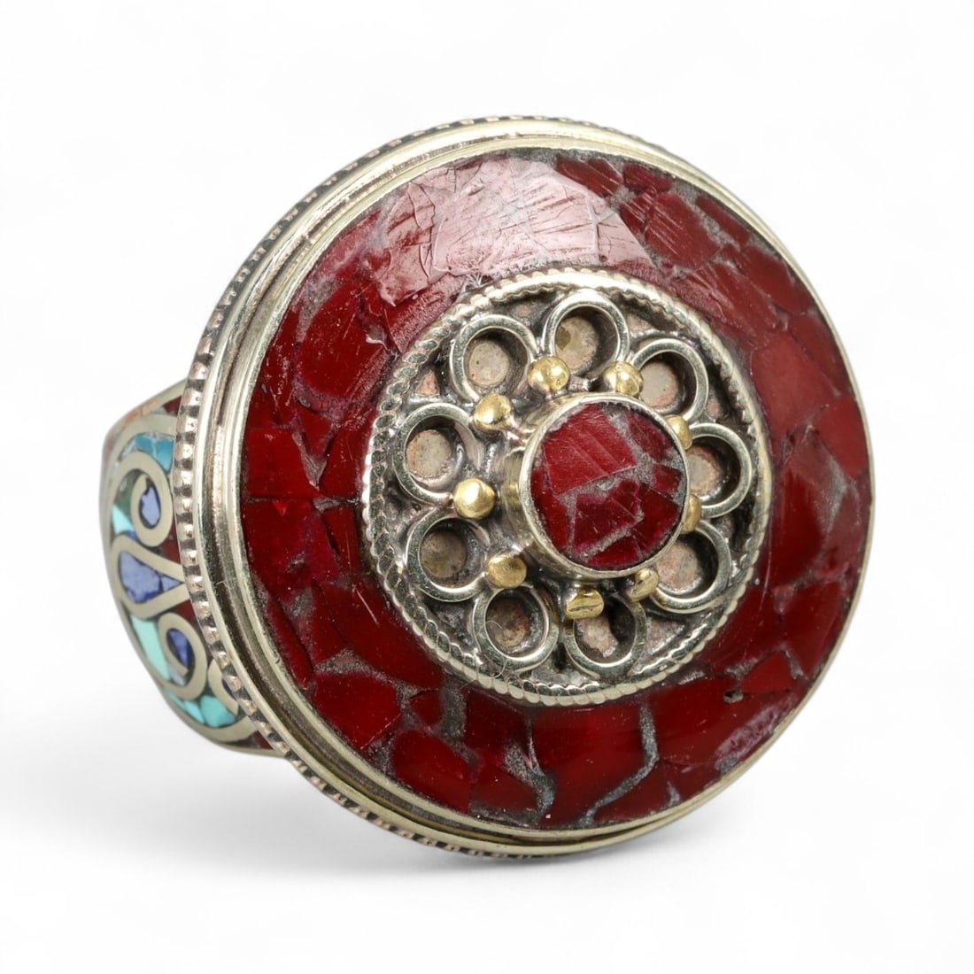 Vintage Himalayan Tibetan Coral Turquoise Inlay Silver Ring, 20th Century, US 10: This vintage Himalayan Tibetan ring reflects the bold and symbolic artistry of Tibetan jewelry from the 20th century. Its large circular bezel is richly inlaid with deep red coral, accented with turqu