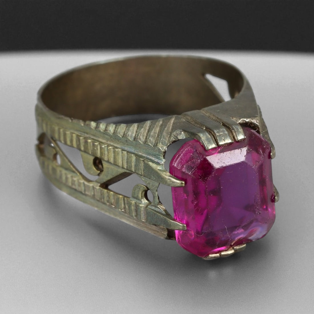 Antique Central Asian Ruby Glass Geometric Brass Ring, c. 1940s, 6.4g (1 of 3)