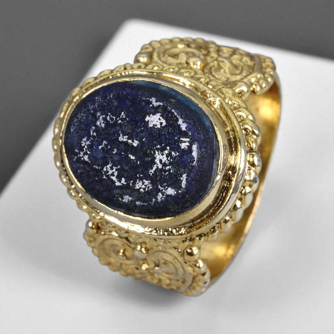 Antique Qajar Gold Gilt Intaglio Signet Ring, c. 19th-20th Century, 9.5 US, 14g (1 of 3)