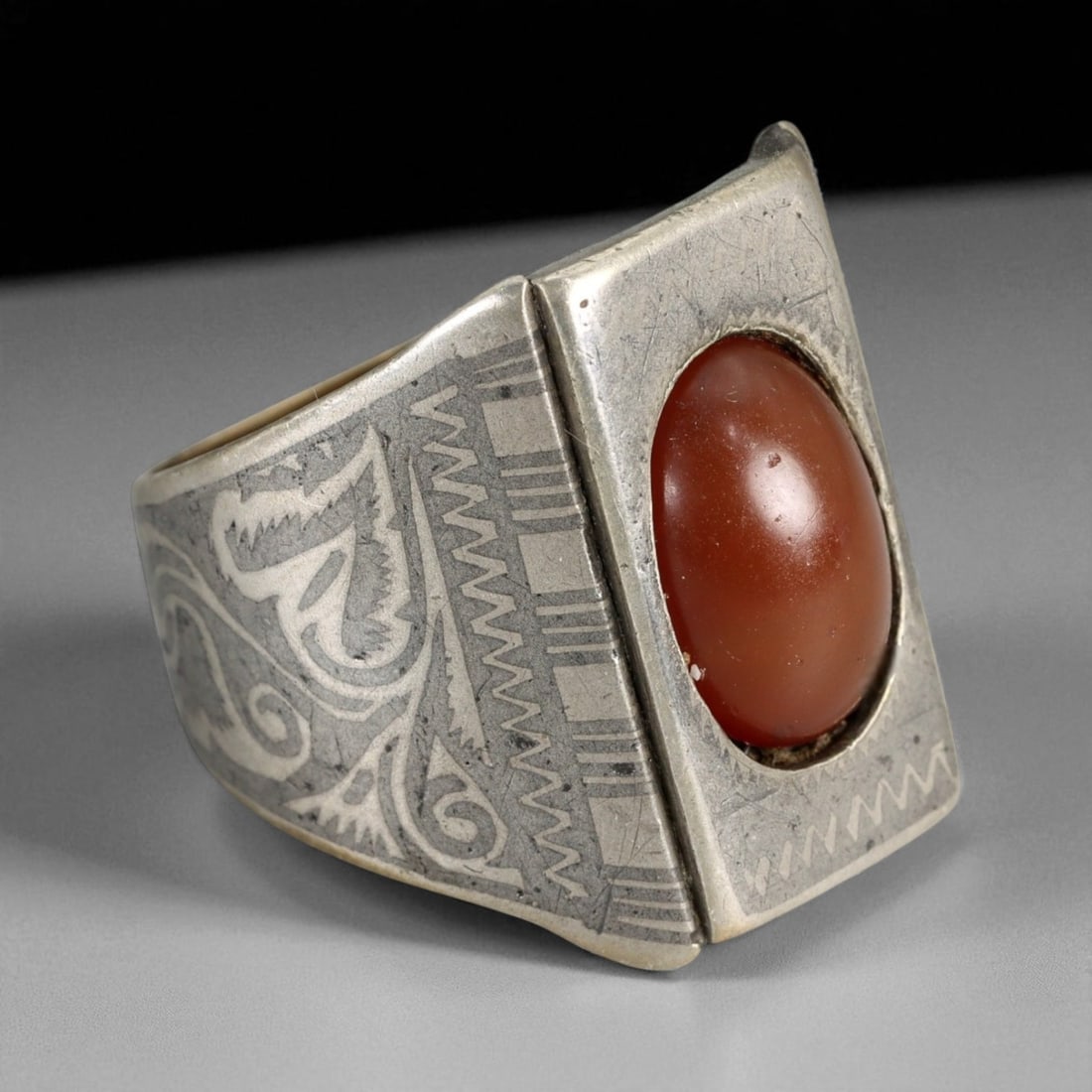 Antique Berber Geometric Engraved Silver Ring with Carnelian, North Africa c. Mid-20th Century, 11g (1 of 3)