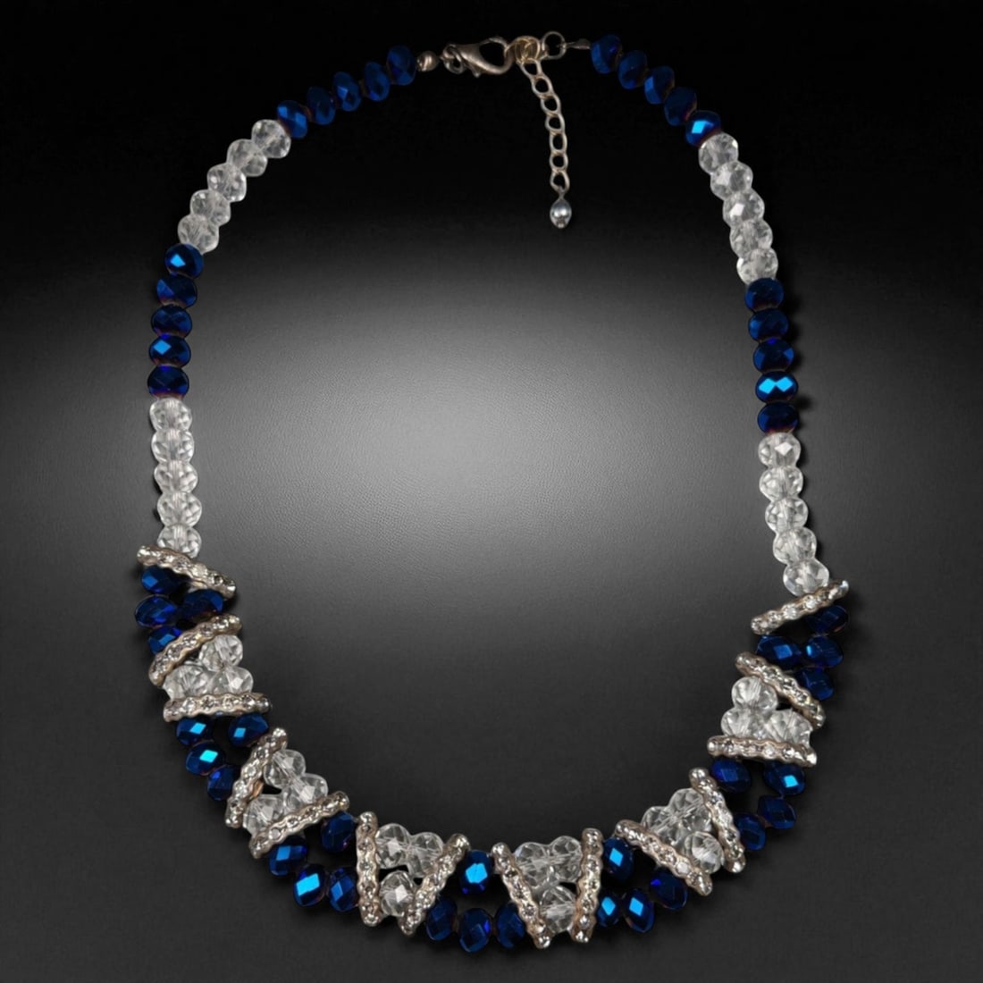 Vintage Fashion Necklace 15cm, Mid-Late 20th Century: A stylish vintage fashion necklace exemplifying the bold and expressive design language of mid-20th century costume jewelry. Crafted from mixed materials such as glass, brass, and plated metal alloys,