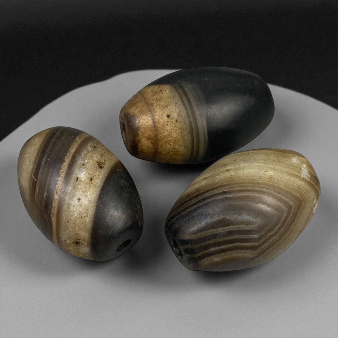Antique Himalayan Dzi-Style Agate Beads, 3pcs, c. 18th-19th Century, 2.5-2.9 cm (1 of 1)