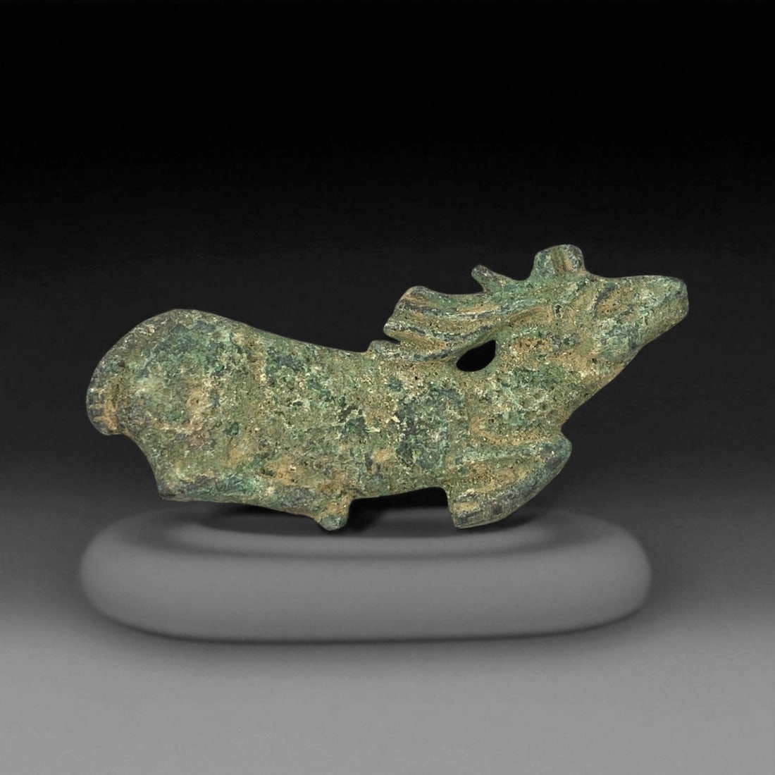 Ancient Medieval Sino-Mongol Bronze Belt Buckle, c. 13th-14th Century, 10cm: This finely cast bronze belt buckle originates from the late Yuan Dynasty era (c. 13th-14th century), a time when the vast Mongol Empire integrated the artistic traditions of China and the steppe cult
