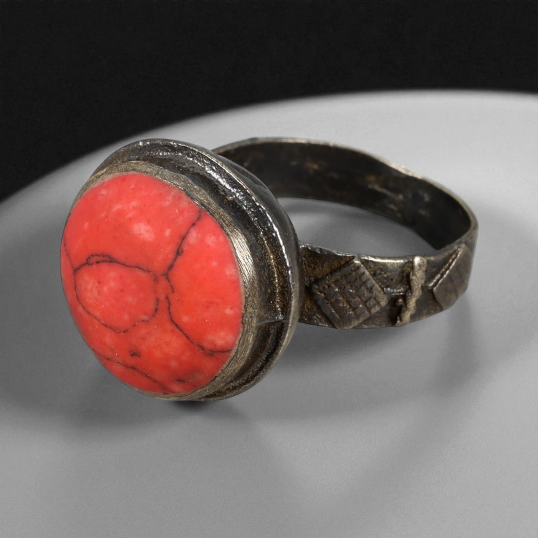 Antique Qajar Style Coral Inlay Silver Ring, c. 19th-20th Century 7g (1 of 3)