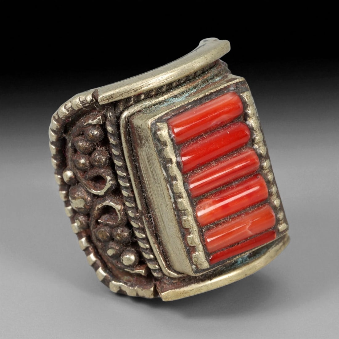 Vintage Himalayan Tribal Coral Brass Ring, 20th Century, US Size 7 (1 of 3)