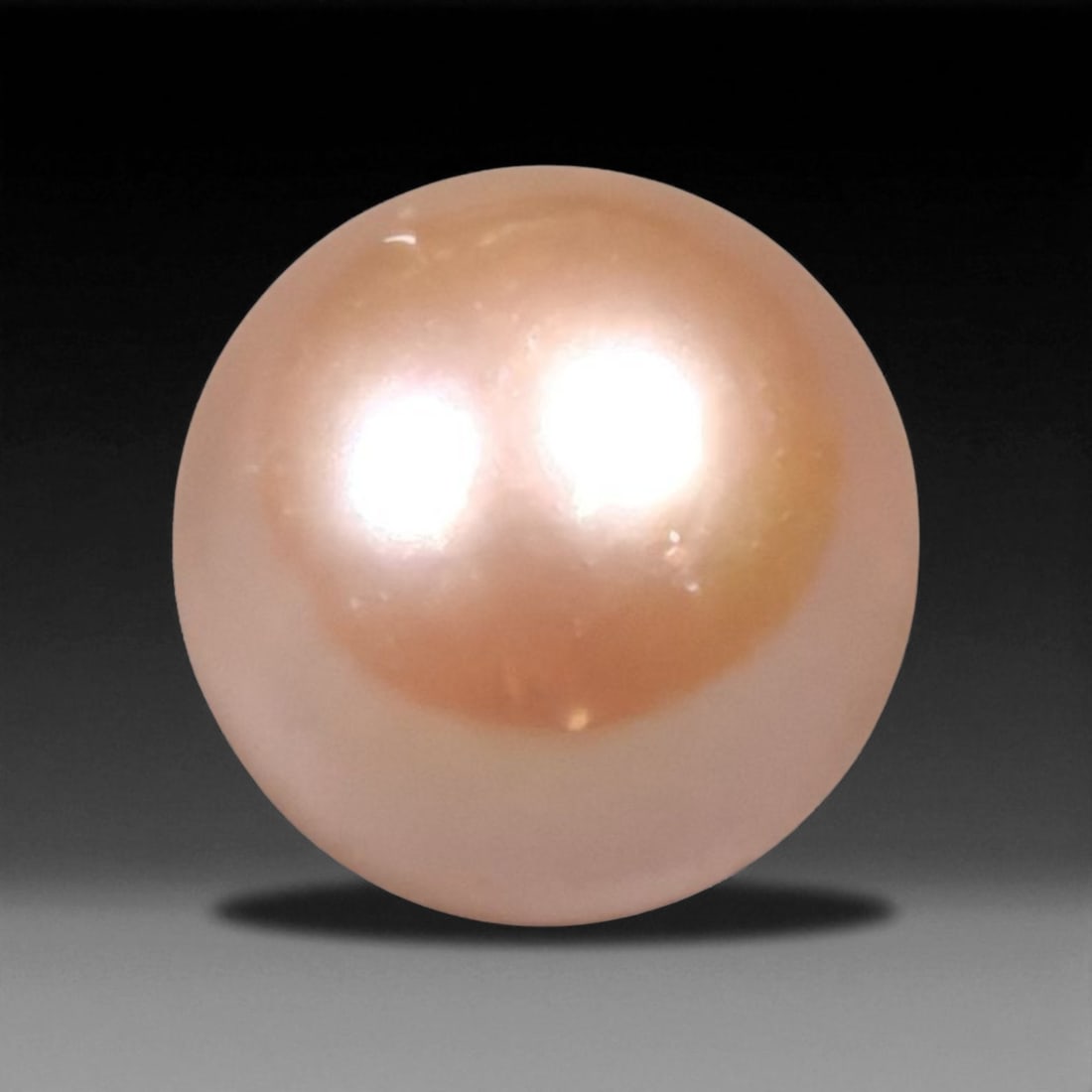 4.73 Carats Soft Pink Akoya Freshwater Pearl 8.6mm - Natural Cultured Pearl (1 of 2)