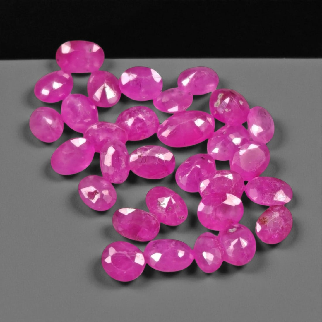 4.64 Carats Vivid Pinkish Red Ruby Oval Lot - Natural Mozambique Stones (1 of 2)