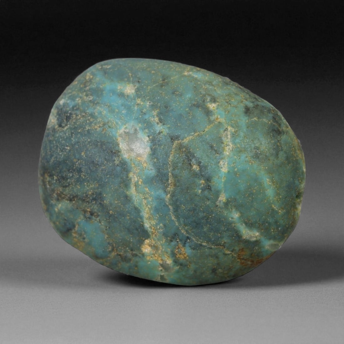 Antique Tibetan Mala Prayer Turquoise Amulet Bead, c. 18th-19th Century, 2.3cm, 6g: This striking turquoise bead from Tibet, dating to the 18th-19th century, embodies the deep spiritual and cultural reverence accorded to this precious stone in Himalayan tradition. Its organic, rounde