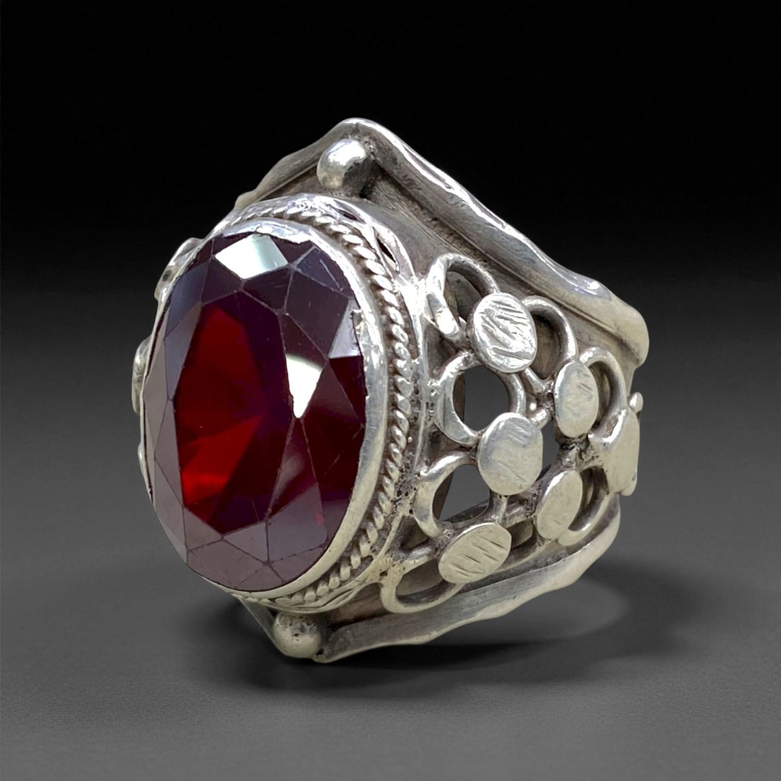 Antique Central Asian Garnet Glass Silver Ring, c. 19th-20th Century, US 10, 17g (1 of 2)