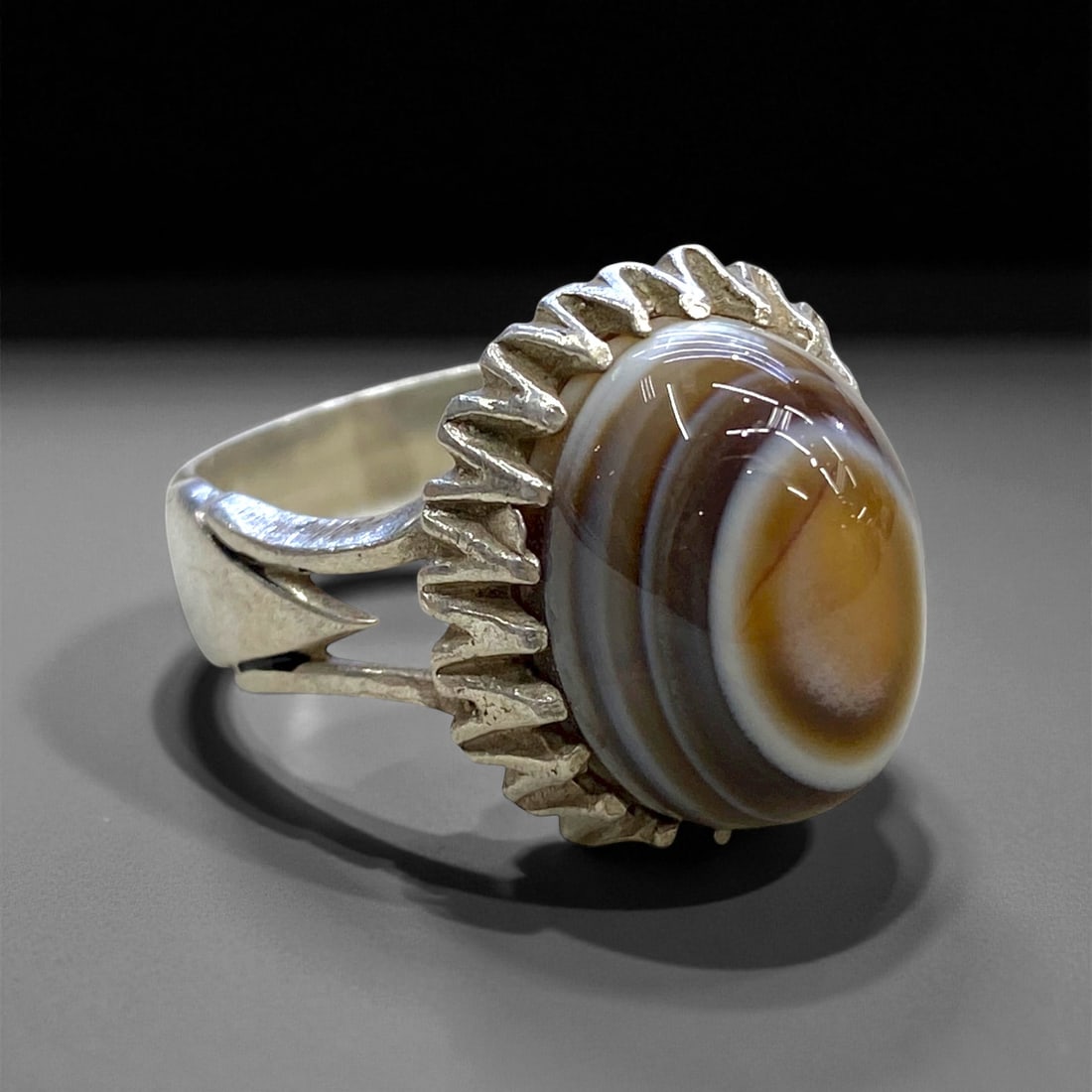 Antique Persian Banded Agate Silver Ring, c. 19th-20th Century, US 10, 6g (1 of 2)
