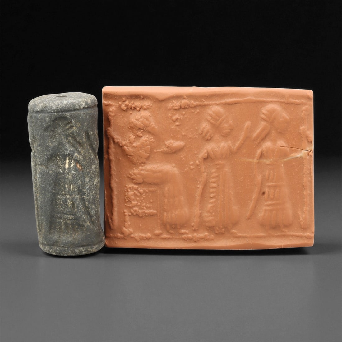 Ancient Mesopotamian Stone Cylinder Seal, c. 3rd Millennium BCE, 4.4cm, 47EJ: This finely carved cylinder seal originates from ancient Mesopotamia, dating to the 3rd millennium BCE - a period recognized as one of the earliest eras of recorded art and administration. Fashioned f