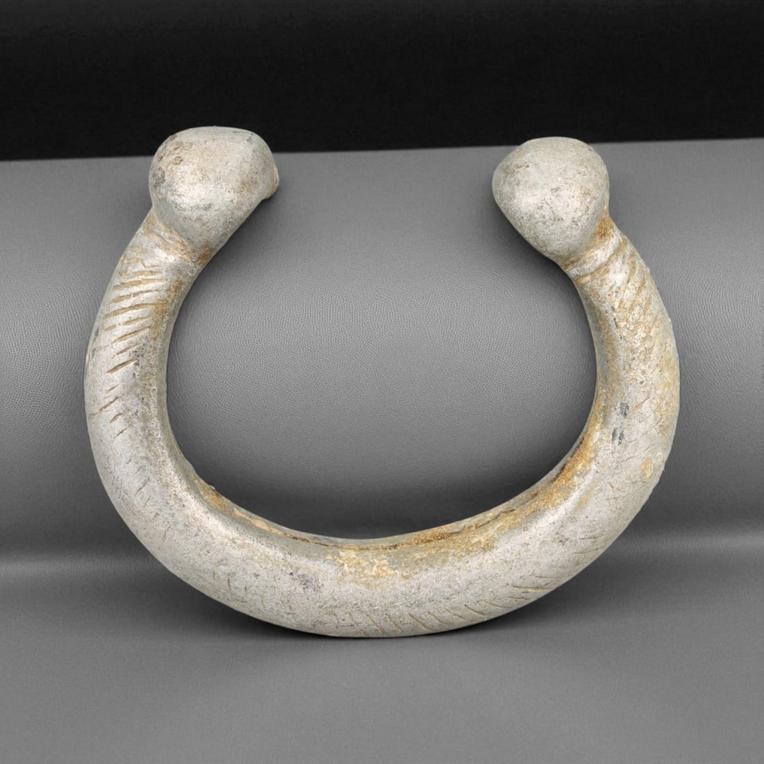 Antique West African Bulb Terminal Aluminum Trade Bracelet, Early 20th Century, 7.5cm, 54g, 88Q (1 of 2)