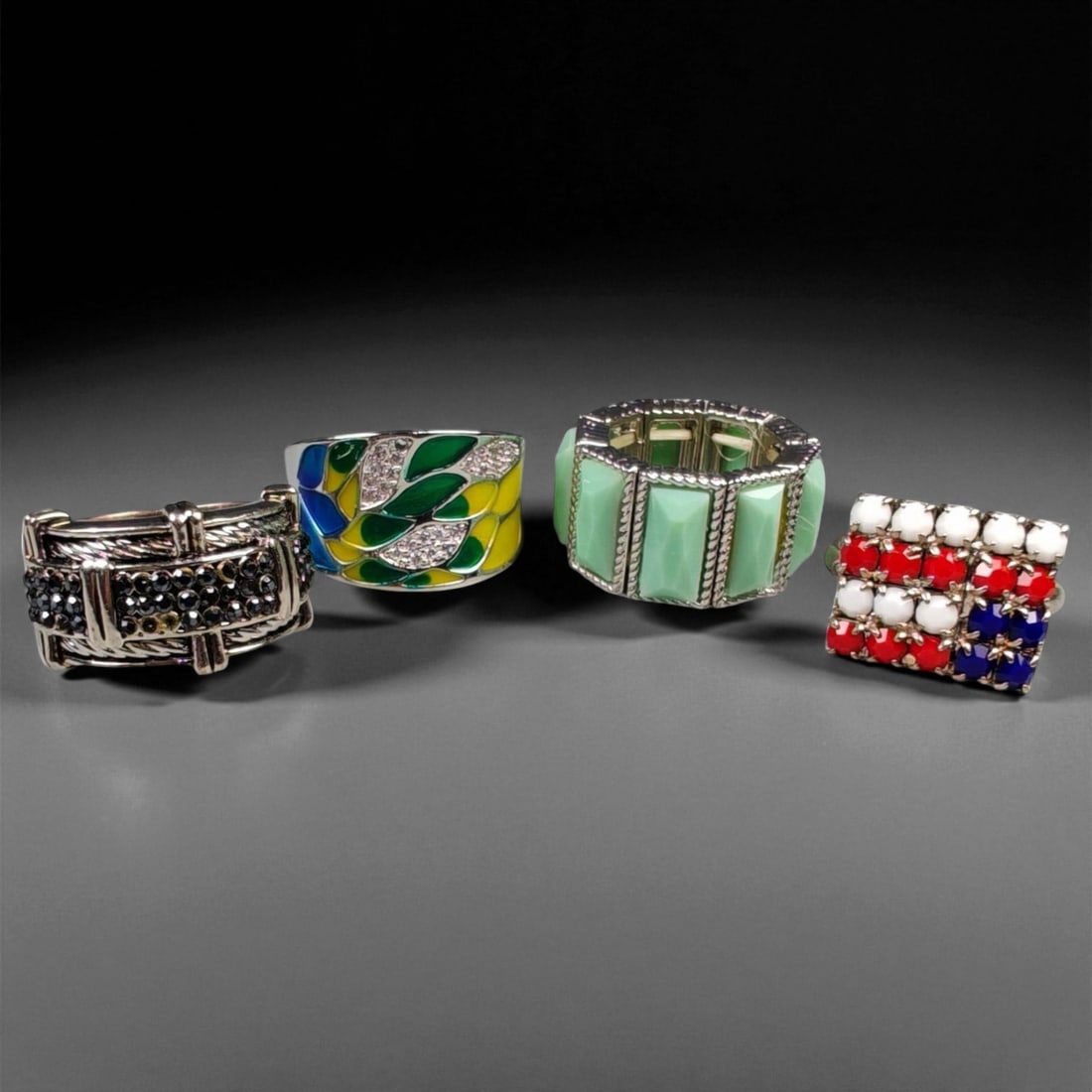 Vintage and Modern Artistic Fashion Ring Collection, c. 20th-21st Century, 55WA: This assorted lot of vintage and contemporary fashion rings offers a vibrant collection of statement pieces showcasing diverse styles, materials, and craftsmanship. Designed for decorative wear rather