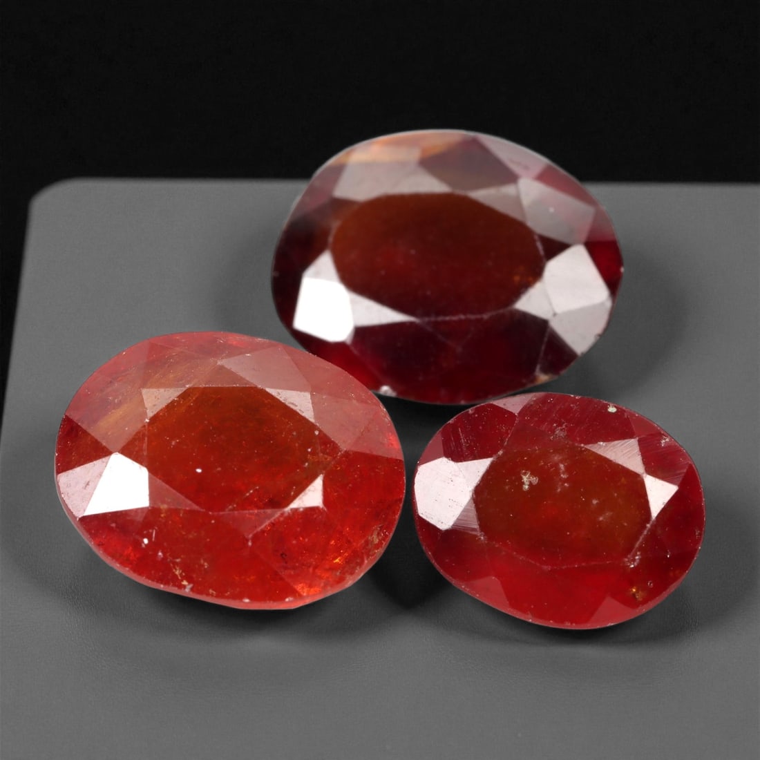 19.03 Carats Fiery Hessonite Garnet Lot - Natural Oval-Cut Gemstones, 55XC (1 of 1)